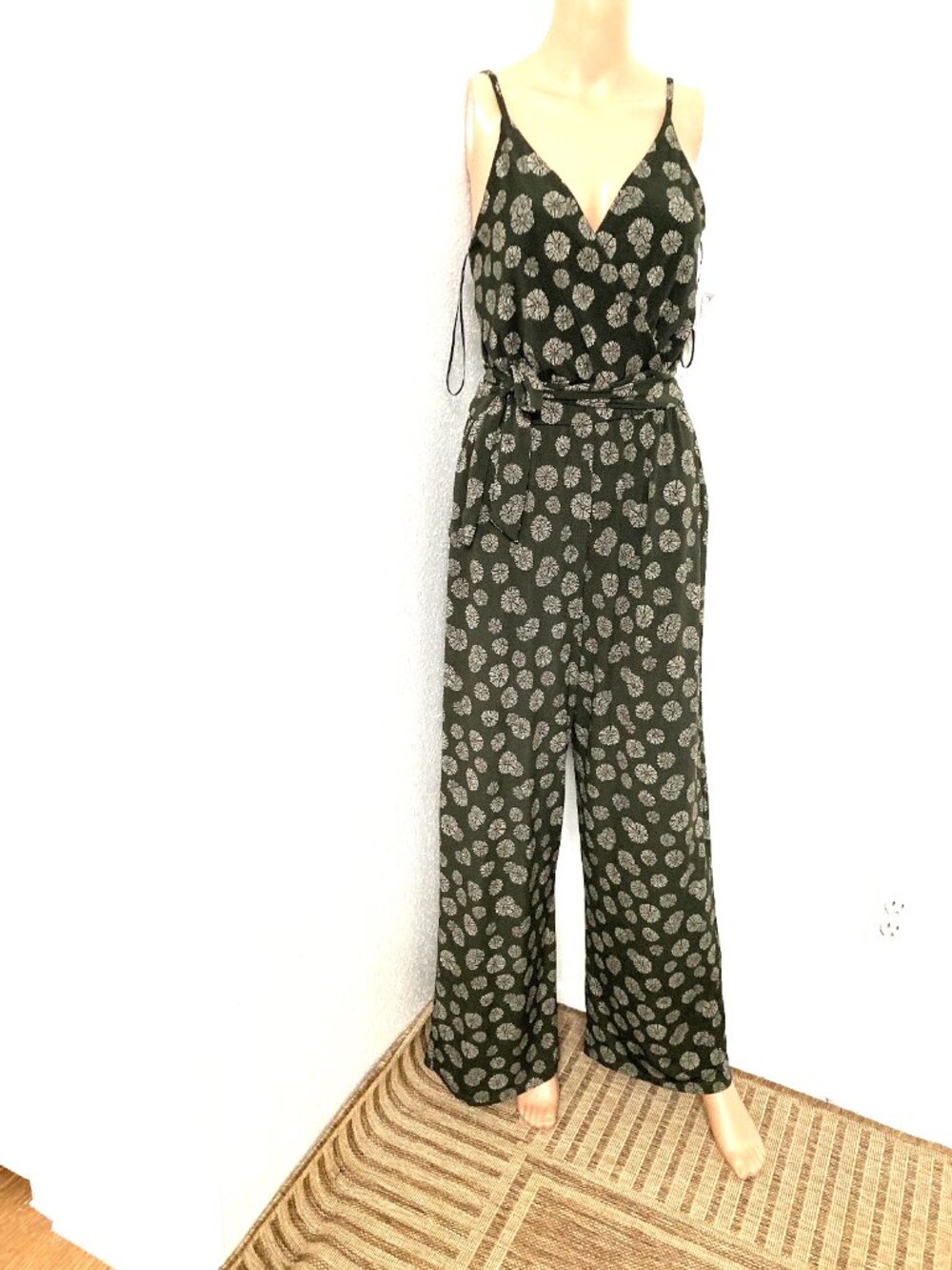 Kaileigh women’s M olive floral jumpsuit NWT Kaileigh women’s M olive floral jum